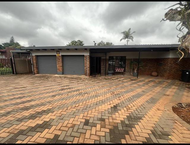 4 BEDROOM HOUSE FOR SALE IN DORANDIA